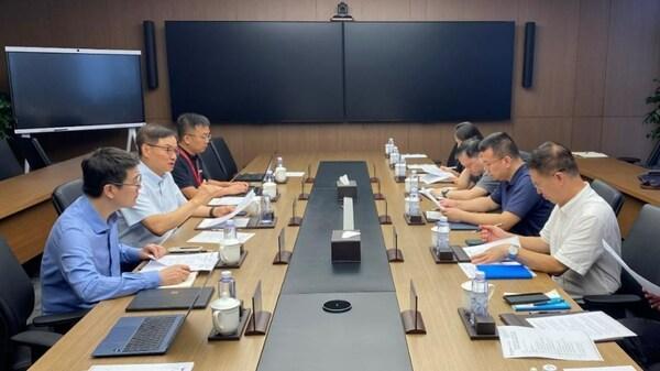 海淀区区委常委、副区长岳立一行到访软通动力