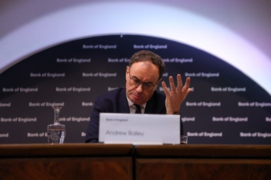 英国央行行长贝利暗示明年降息四次 称通胀下降快于预期 第1张