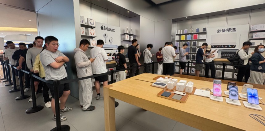 苹果iPhone Duo开售！溢价超2000元，微信等应用还在适配中！